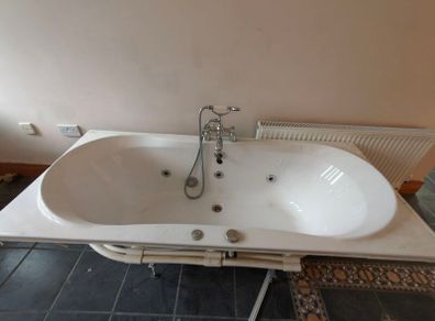 jacuzzi bath