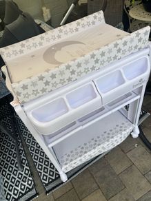 Baby Changing Table with bath