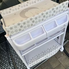 Baby Changing Table with bath