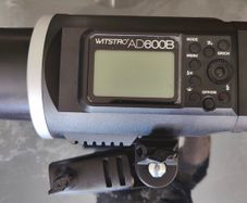 Godox Wistro 600B + H600B extension head + Carry case