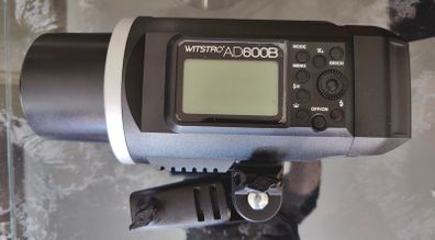 Godox Wistro 600B + H600B extension head + Carry case
