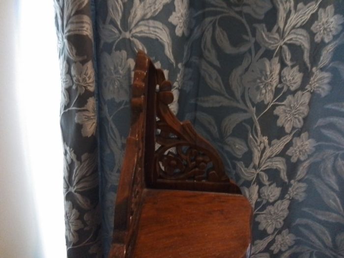 Carved& Pierced Corner Display Unit