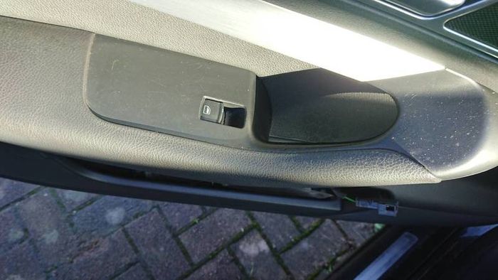 Audi a6 c6 window switches, window regulators, cruise control, wiper motor linkage parts breaking diesel petrol.