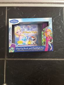 Disney Frozen Pop-up book and flashlight set