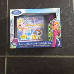 Disney Frozen Pop-up book and flashlight set