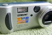 Sony Cyber-Shot DSC-P51 2.0 MP Digital Camera Silver Tested + memory card