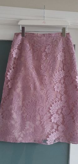 IN VOGUE mauve lace overlay skirt Sz 12 (Fit 10-12UK)