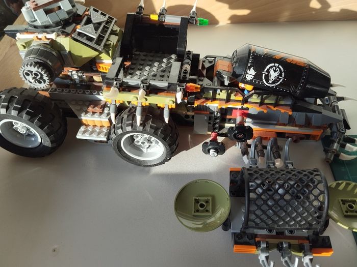 LEGO NINJAGO Hunted  Dieselnaut 70654  Incomplete
