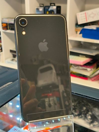 Apple iPhone XR 64GB Factory Unlocked Black (Battery Health: 80%)