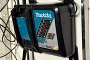 Makita Charger Mount Makita DC18RC