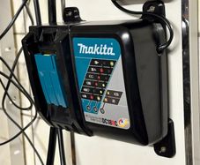 Makita Charger Mount Makita DC18RC