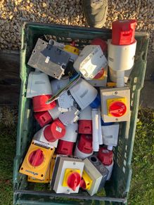 Industrial switches and sockets