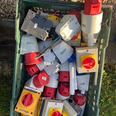 Industrial switches and sockets