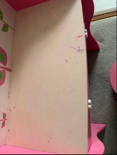 girls dressing table