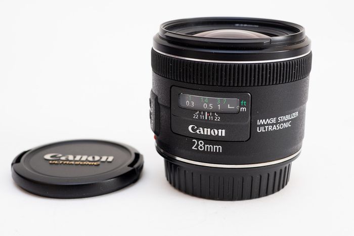 Canon EF 28mm F2.8 IS Lens Mint.