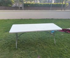 folding table