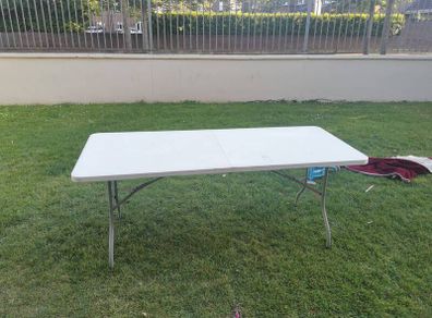 folding table