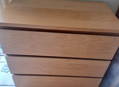 Chest of drawers