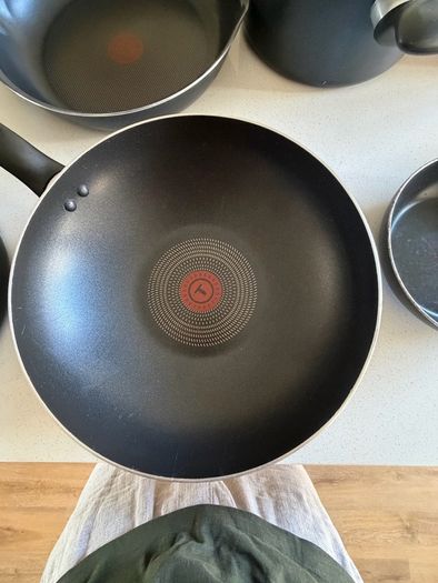 9 Piece Tefal Non-Stick Cookware Set Sold as a Set (Non-Induction)