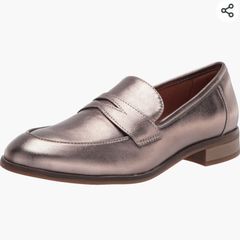 Ladies Clarks shoes Sz 6 brand new in box