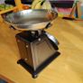 Kitchen weighing scales Image 2