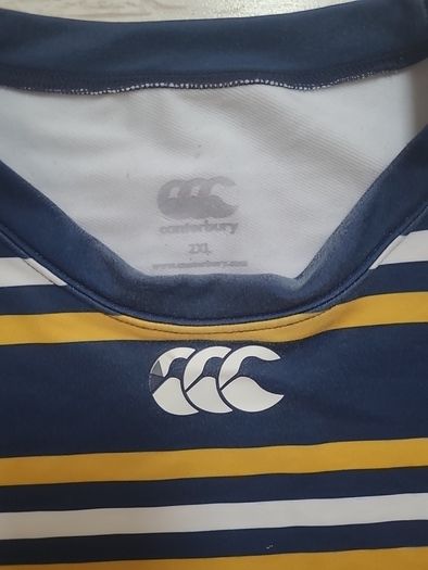 Under Armour top. 2xlarge.