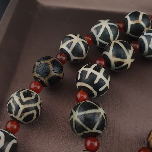 Antique Burmese Pumtek Pyu Petrified Wood Beads Necklace