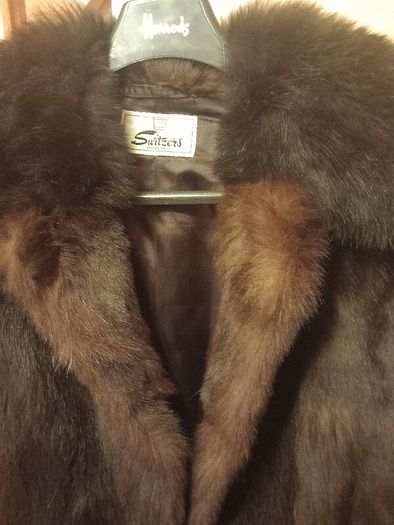 Switzers fur coat, no damage, medium, D18 post 10e