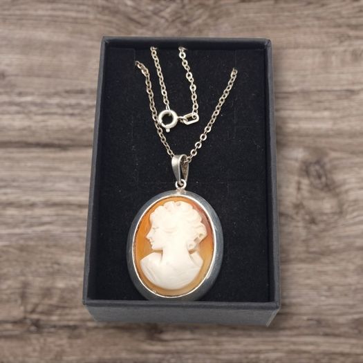 Lady Cameo Carved Shell Sterling Silver Necklace