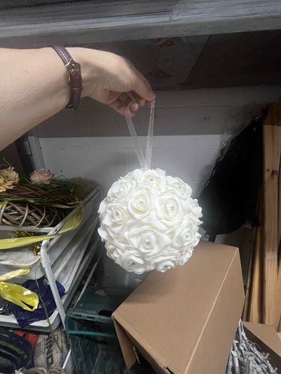flowers ball foam with diamond pins