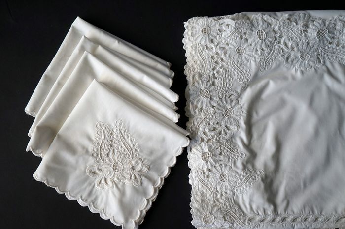 Vintage tablecloth and napkins