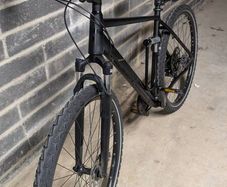 Cube Nature 2025 (Hybrid) with accessories - recently serviced