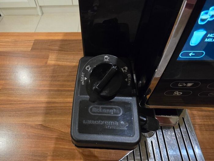 De'Longhi Dinamica Coffee Machine