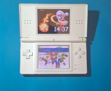 DS Lite with R4 Cartridge