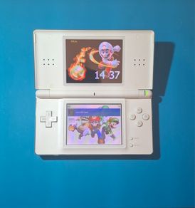 DS Lite with R4 Cartridge