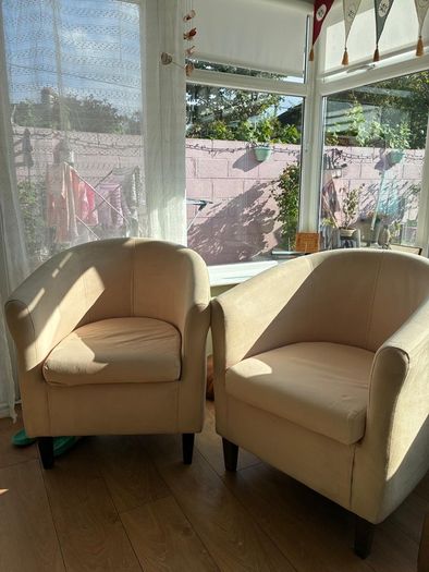 2 Tub Chairs