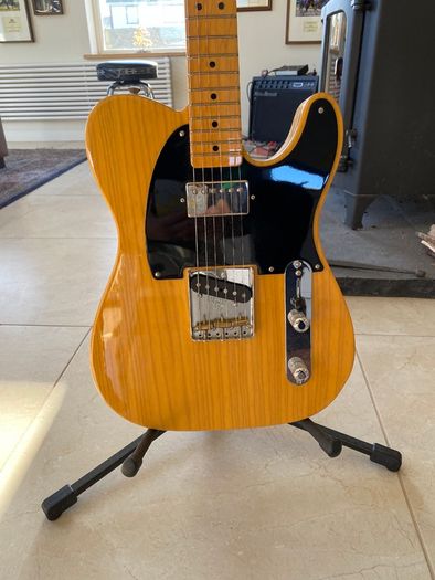 Fender 52 Telecaster American Vintage Reissue Limited Edition FSR. Albert Lee signature on back of headstock.