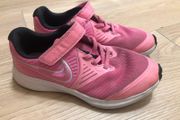 pink nike runners UK1.5