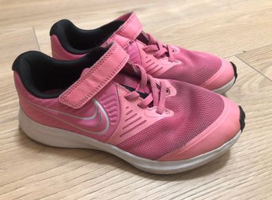 pink nike runners UK1.5