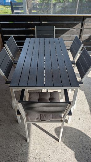 outdoor table