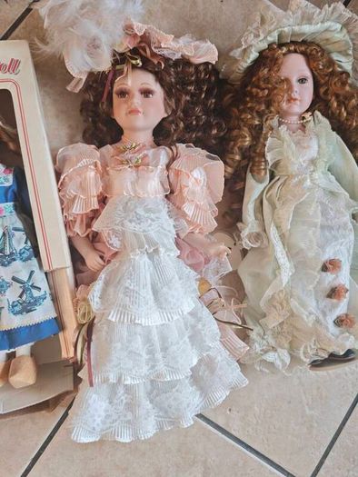 vintage porcelain dolls job lot perfect condition with certificates