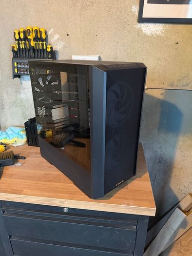Lian Li Lancool 216 rgb case