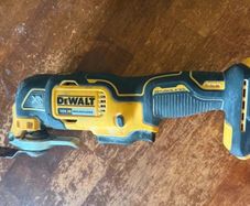 DeWalt 18V XR Brushless Oscillating Multi-Tool