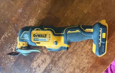 DeWalt 18V XR Brushless Oscillating Multi-Tool