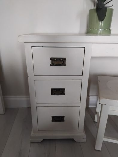 Dressing table