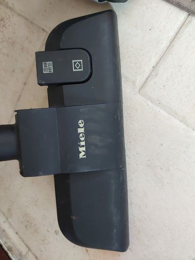 Miele Vacuum Cleaner, Model. STAFO, Type HS14, in excellent condition, works great with 4 Powerful suction settings