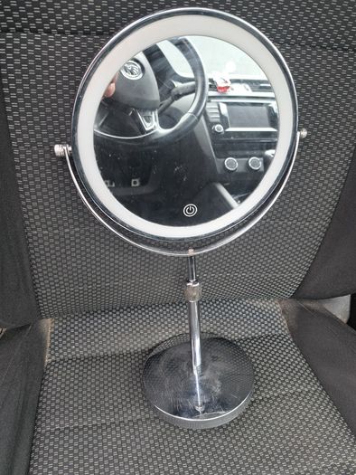 make-up mirror