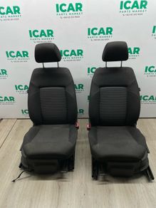 2011 Volkswagen Polo Front Seats