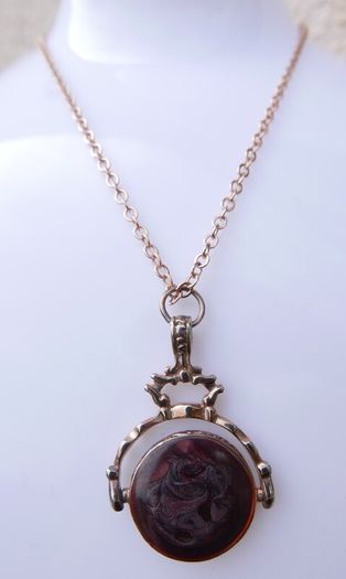Vintage  Gold Plated Bloodstone & Carnelian Spinner Pendant and Chain