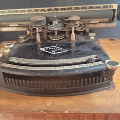 Antique Frolio Typewriter from 1926 made by Gundka Werke